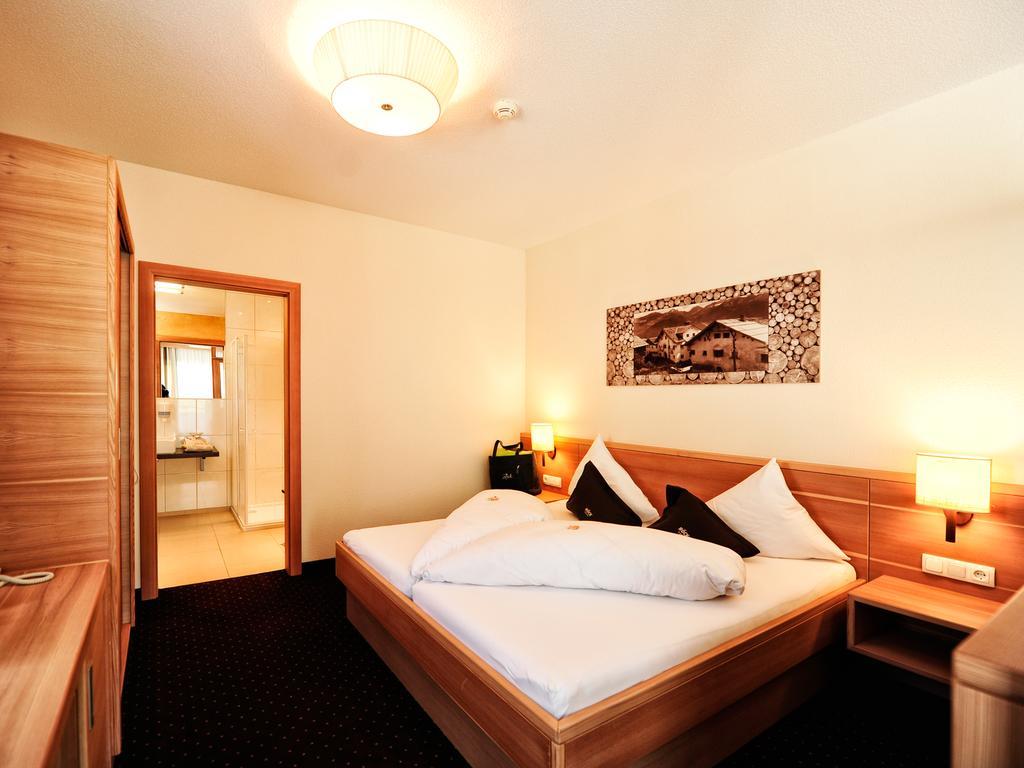 Hotel Roeck Garni Fiss Eksteriør bilde