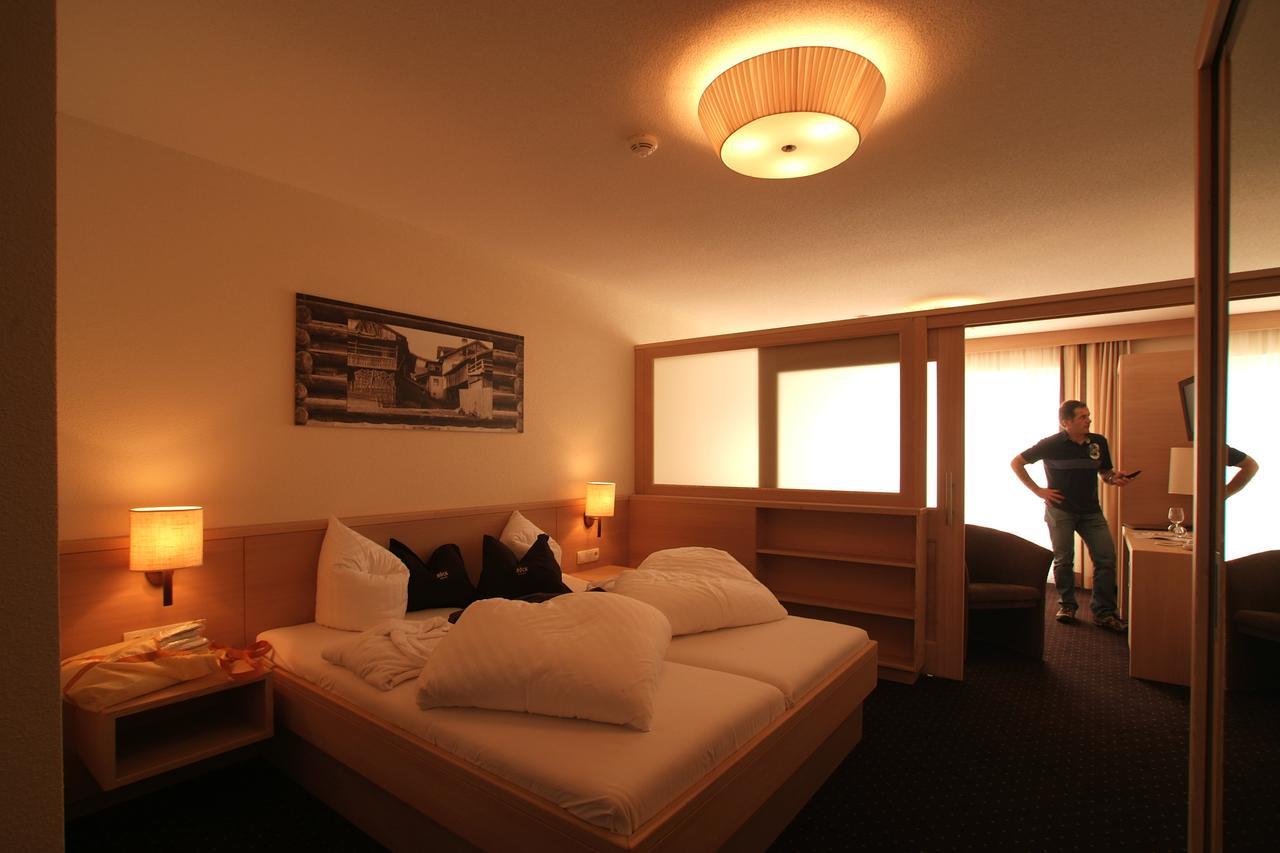 Hotel Roeck Garni Fiss Eksteriør bilde